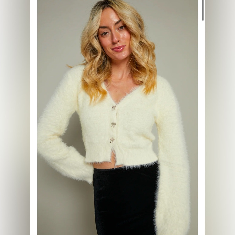 Jacquie the Label Fuzzy Cream Sweater Bow Buttons Size Small Perfect Condition